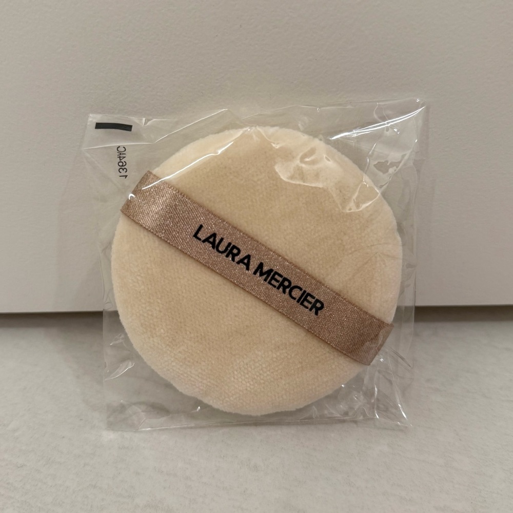 Laura Mercier Cream Velour Puff
